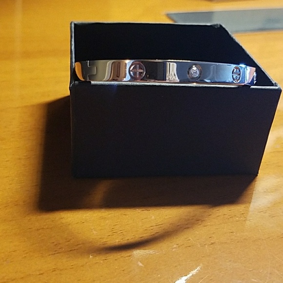 18k Rose Gold Locking Love Bangle Bracelet - Picture 6 of 7